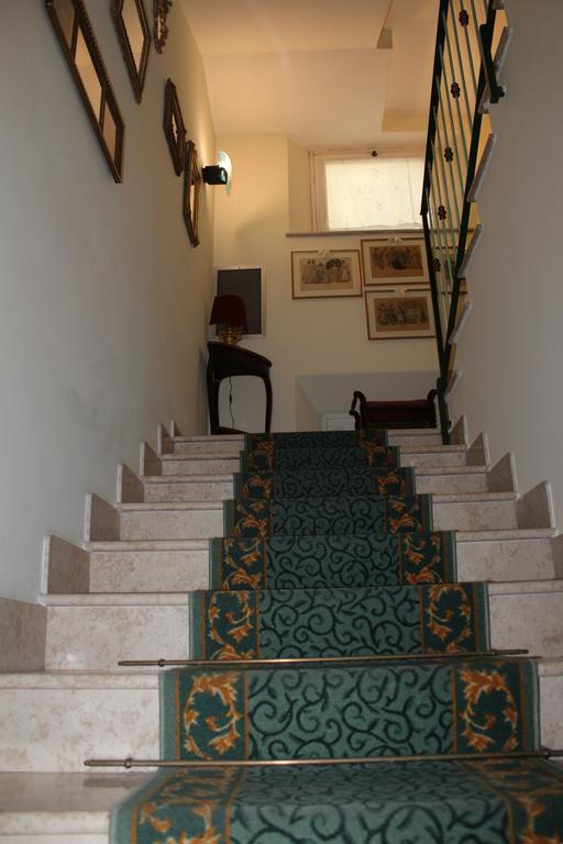 רימיני Hotel La Torre מראה חיצוני תמונה