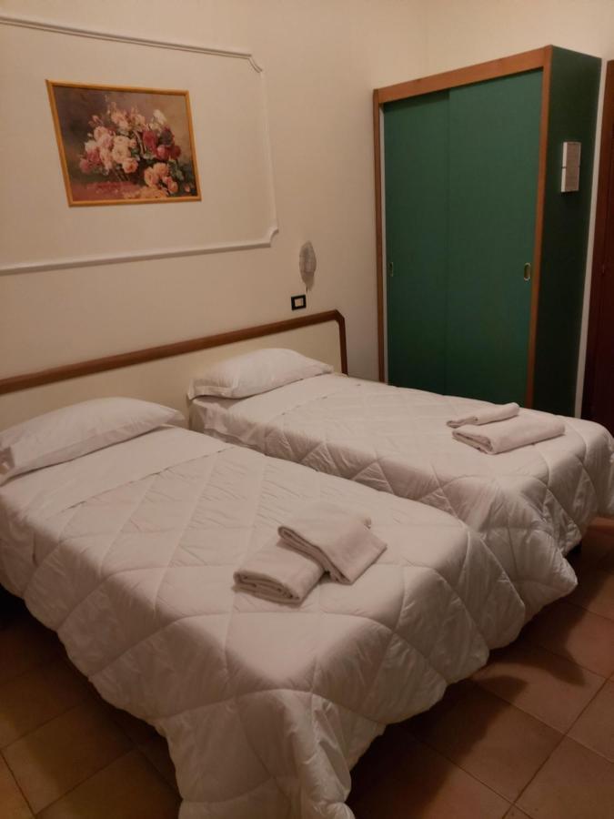 רימיני Hotel La Torre מראה חיצוני תמונה