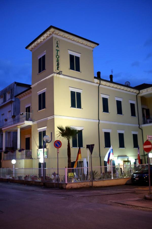 רימיני Hotel La Torre מראה חיצוני תמונה