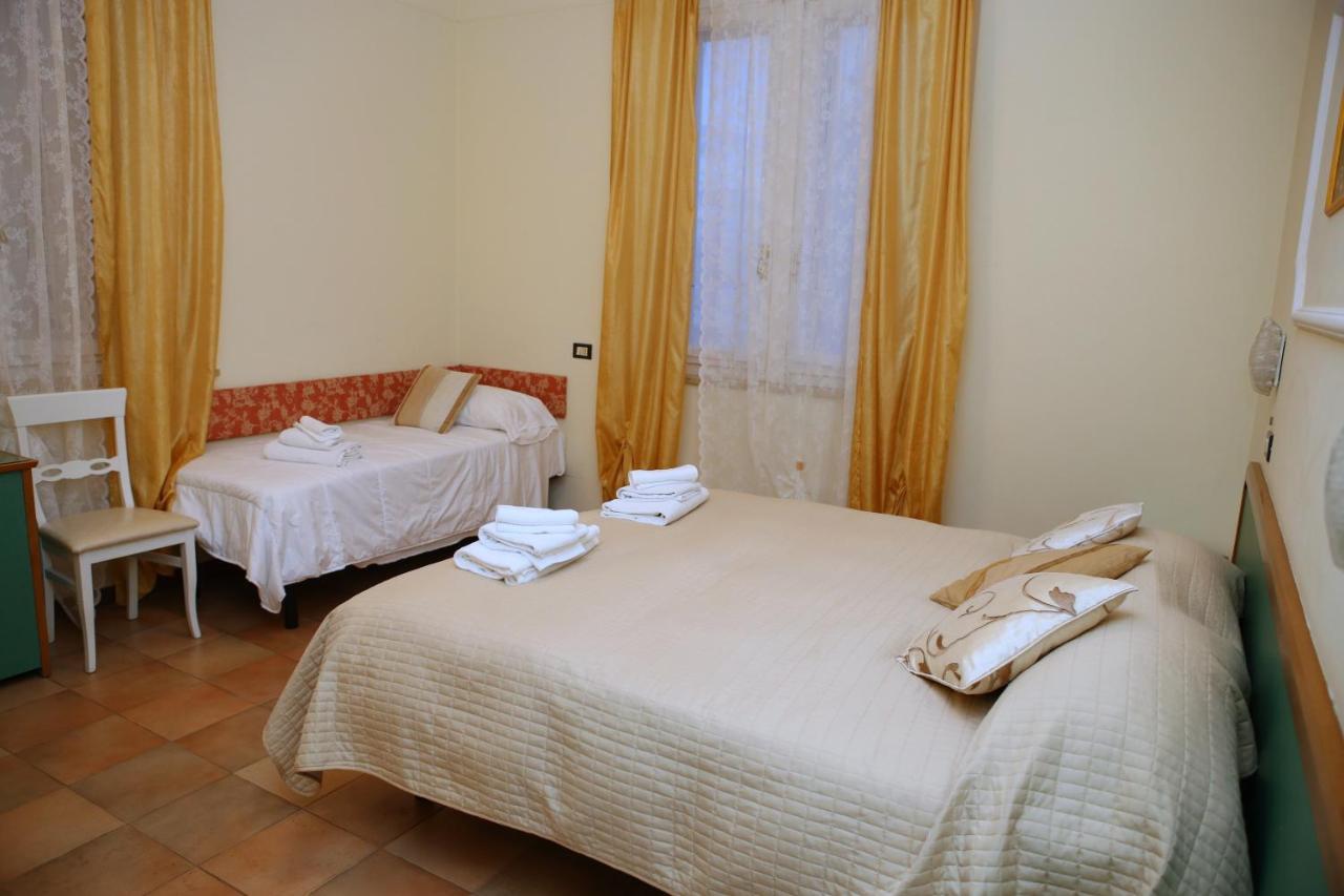 רימיני Hotel La Torre מראה חיצוני תמונה
