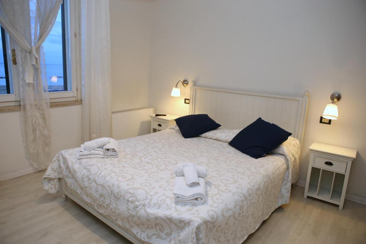 רימיני Hotel La Torre מראה חיצוני תמונה