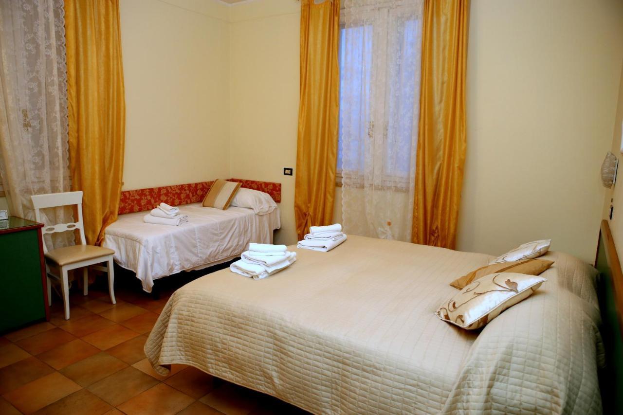 רימיני Hotel La Torre מראה חיצוני תמונה