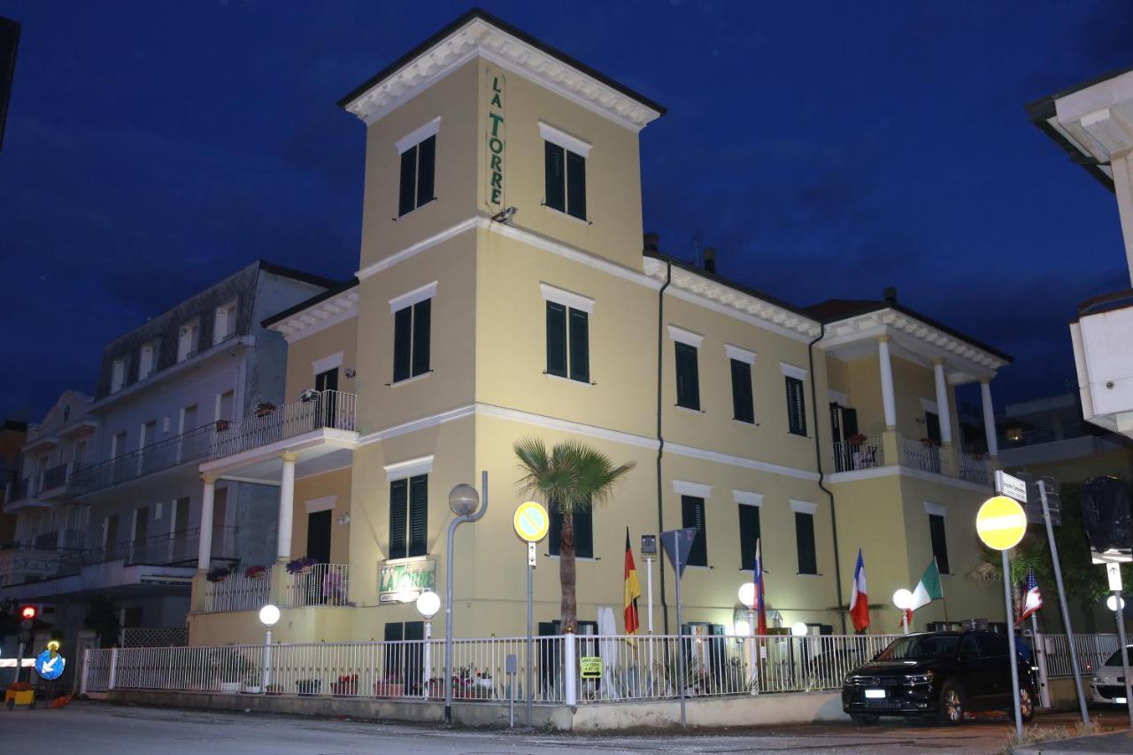 רימיני Hotel La Torre מראה חיצוני תמונה
