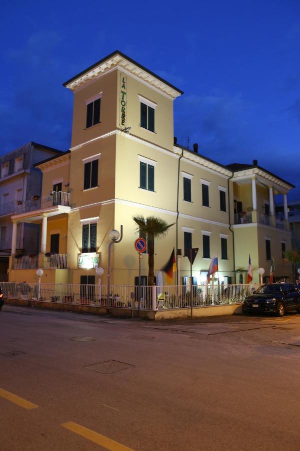 רימיני Hotel La Torre מראה חיצוני תמונה